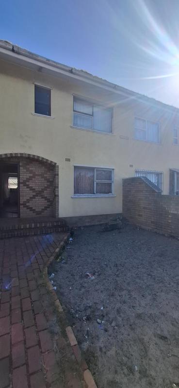 4 Bedroom Property for Sale in Cravenby Western Cape